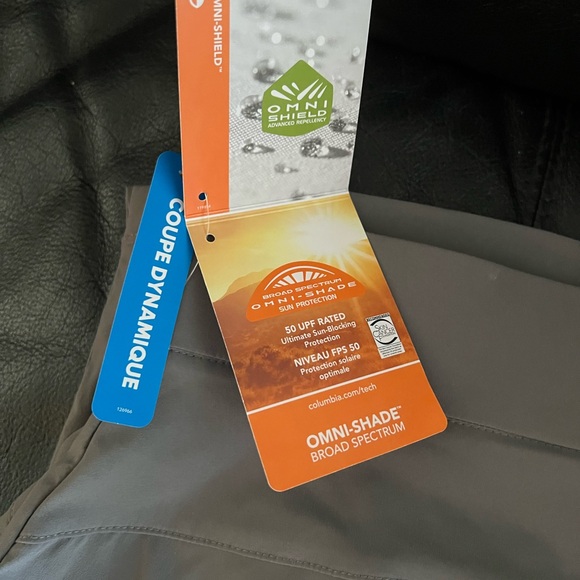 NWT: COLUMBIA Active Fit Stretchy Woman Capri Pants. S/P. Evergreen Fog Gray. - Picture 12 of 15